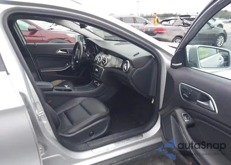 2015 Mercedes-Benz Gla 250 z USA, uszkodzony, nr VIN WDCTG4EB3FJ133648